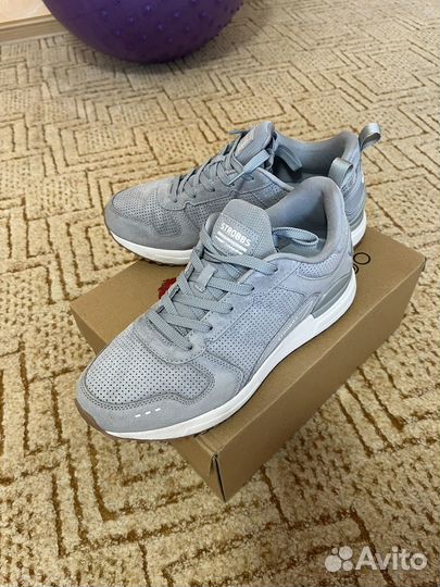 Кроссовки женские 40 размер