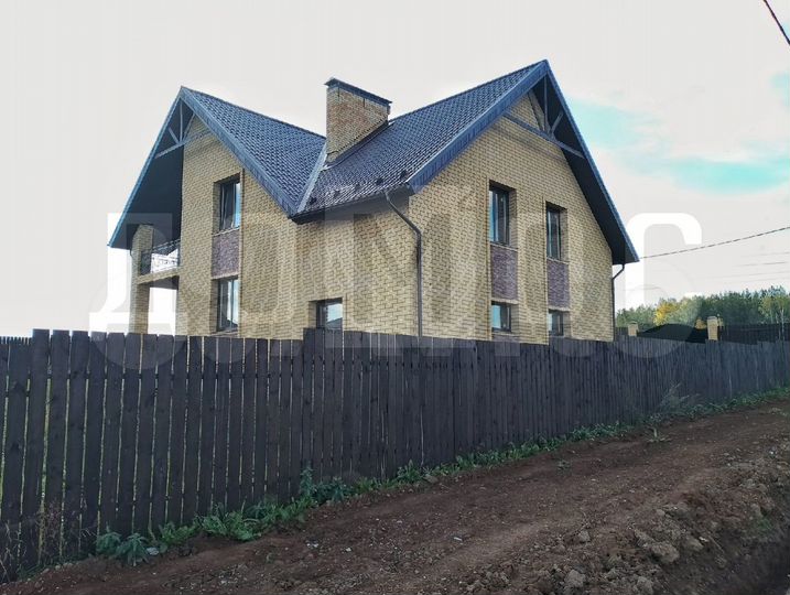 Коттедж 174 м² на участке 10 сот.