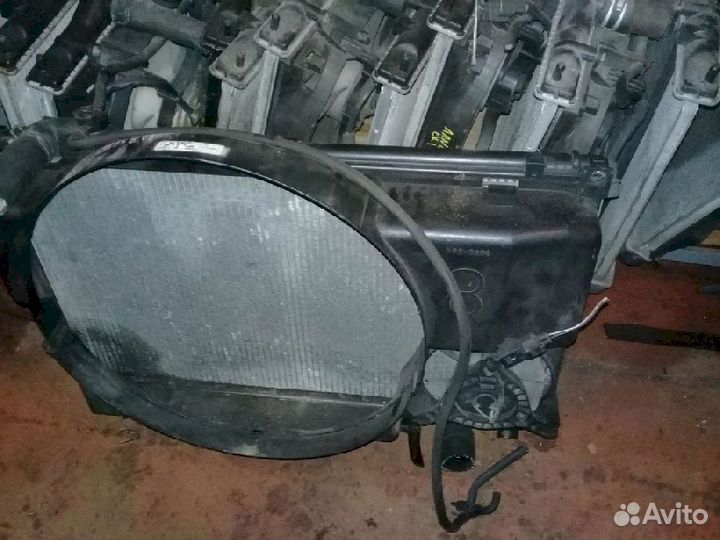 Радиатор охлаждения Toyota Crown Majesta UZS151