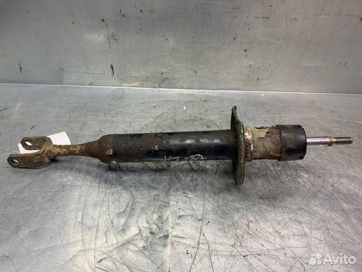 Кронштейн амортизатора Audi A4 B6 2000-2004