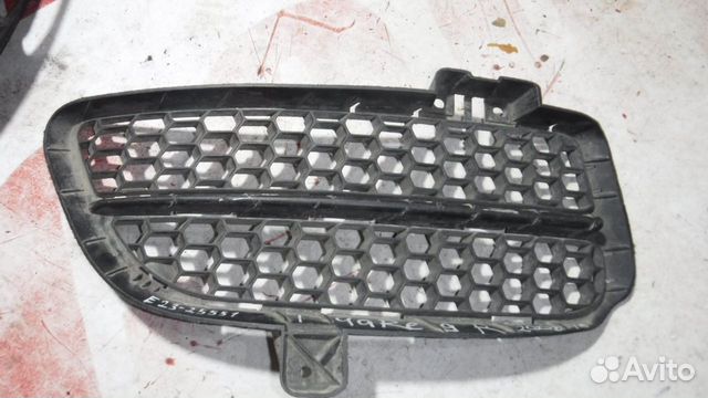 Решетка в бампер правая Volkswagen Touareg I (7L)