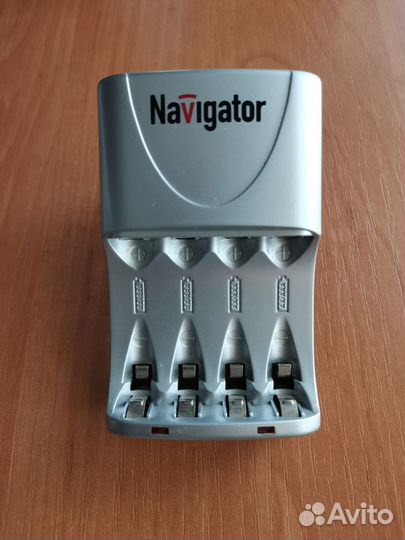 Зарядное устройство Navigator NCH - 408