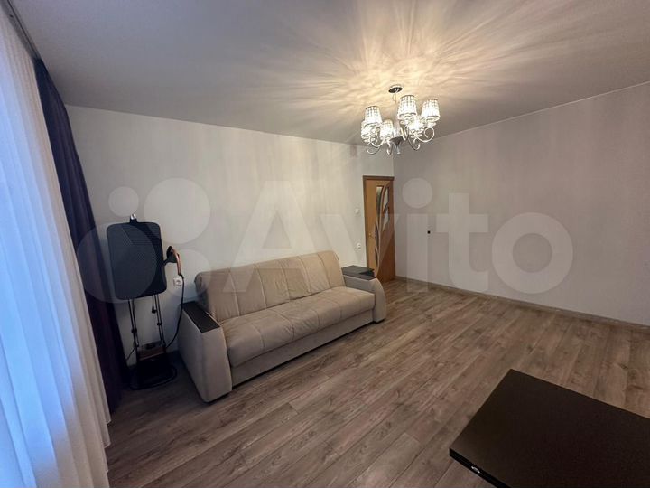 2-к. квартира, 52,6 м², 2/5 эт.
