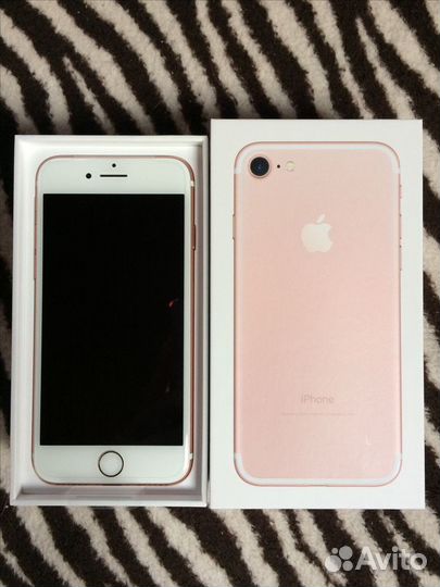 Телефон iPhone 7