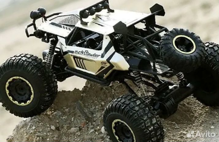 Машинка на пульте радиоуправления