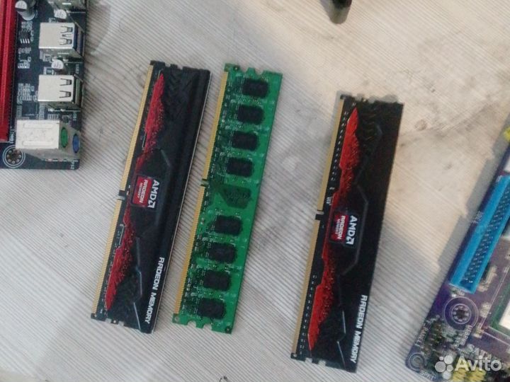 4 разобранных компьютера