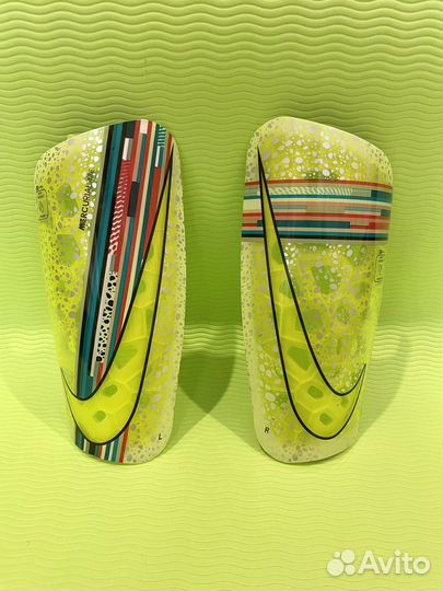 Щитки футбольные nike