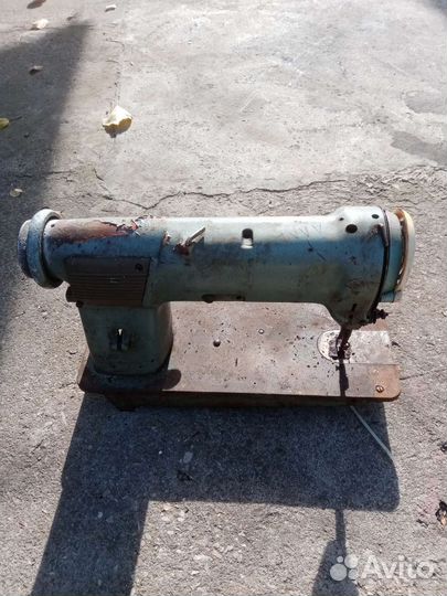 Швейная машина промышленная