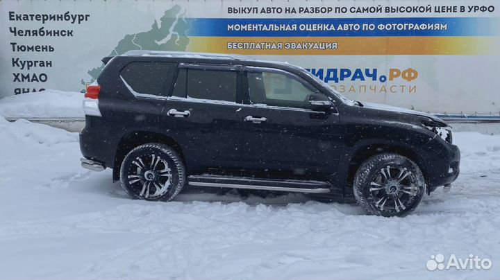 Уплотнитель стекла переднего левого Toyota Land Cr