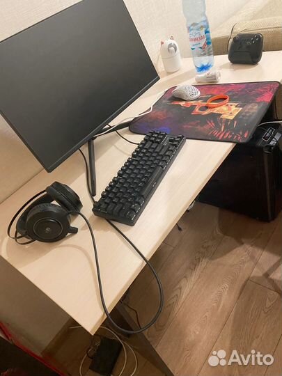 Компьютерный стол