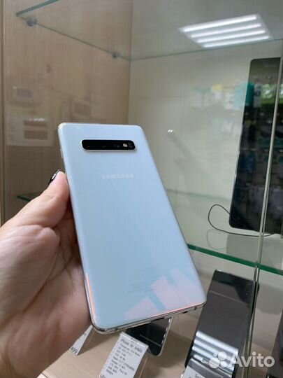 Samsung Galaxy S10+, 8/128 ГБ