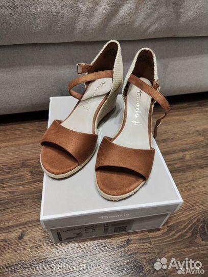 Босоножки Tamaris 37