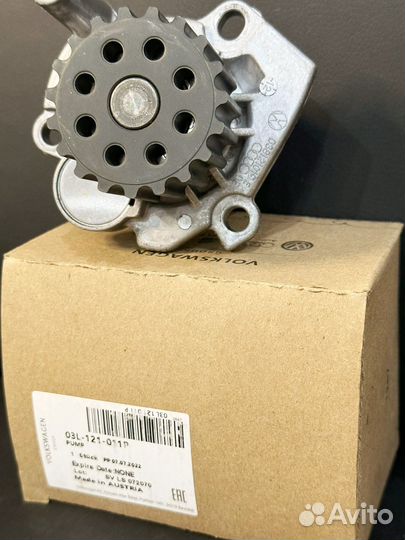 Насос водяного охлаждения volkswagen 03L121011P