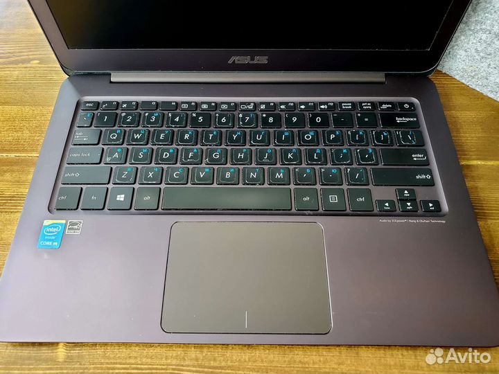 Ноутбук Ультрабук Asus 305F с чехлом