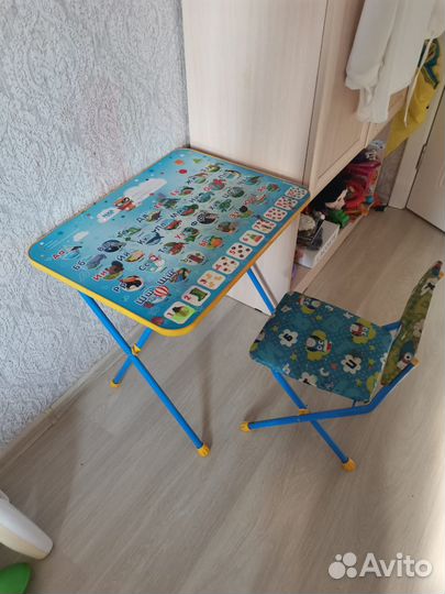 Детский стол и стул
