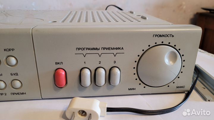 Трехпрограммный приемник Электроника-302 с часами