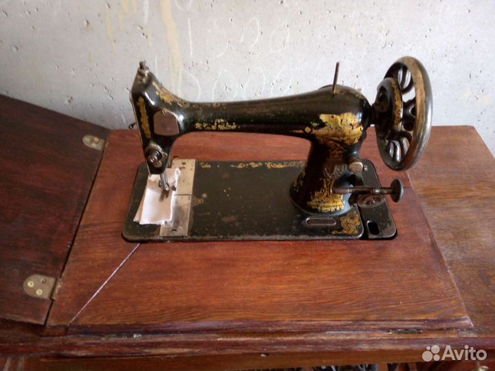 Швейная машина Singer
