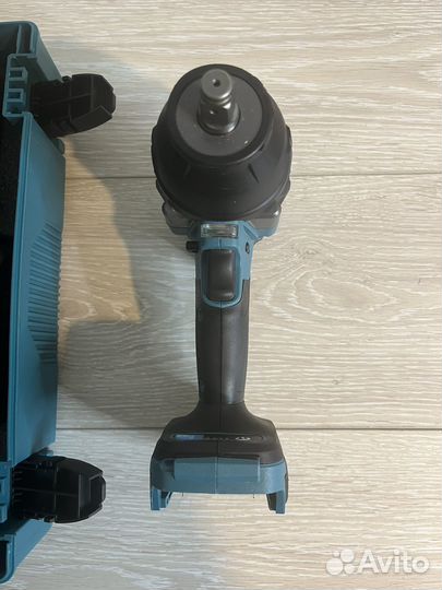 Гайковерт аккумуляторный 800N