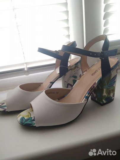 Туфли женские 39 размер новые