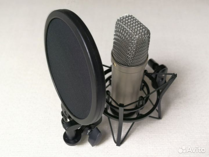 Микрофон Rode NT1-A (произведен до 2010 года)