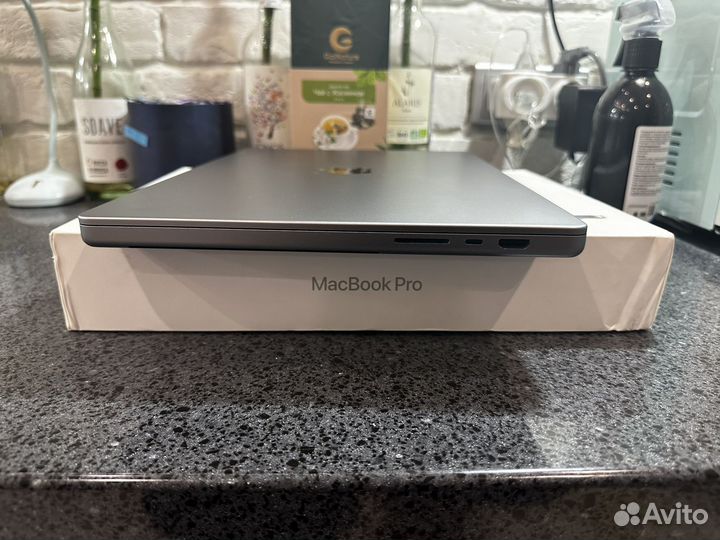 MacBook Pro 16 2021 M1 Pro/16GB/512SSD/Идеал