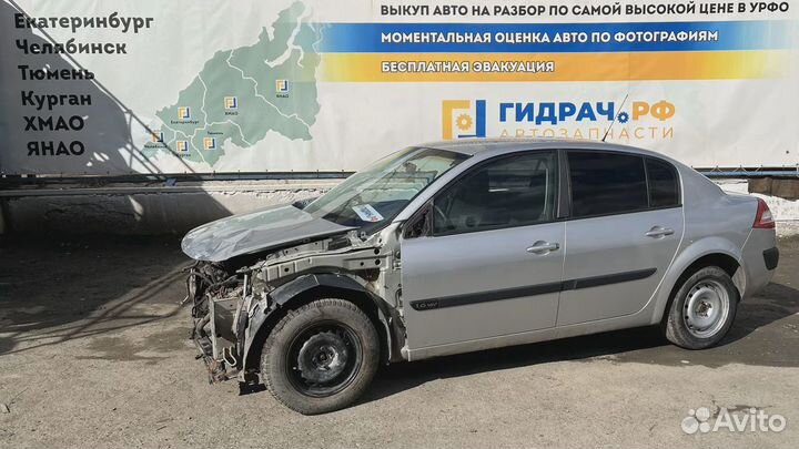 Кронштейн стеклоподъемника передний правый Renault