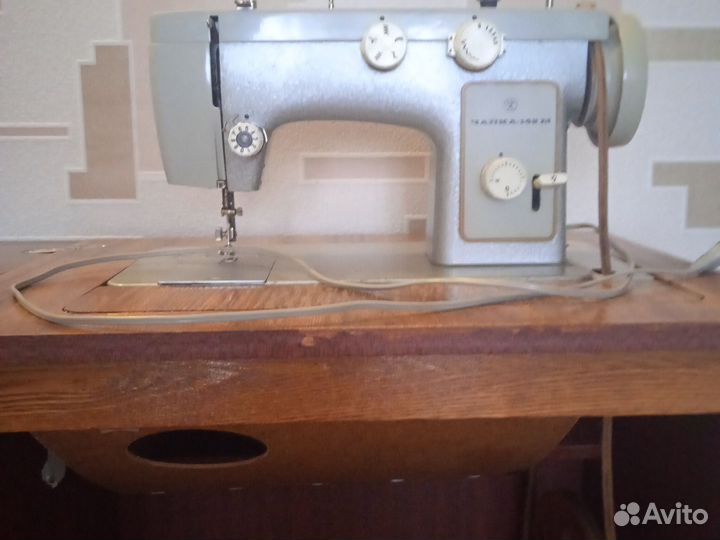 Швейная машина чайка 142м бу