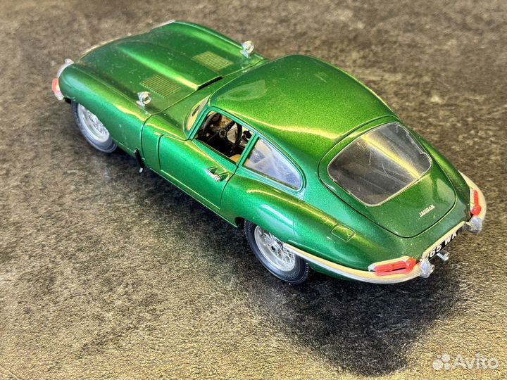 1:18 Jaguar 