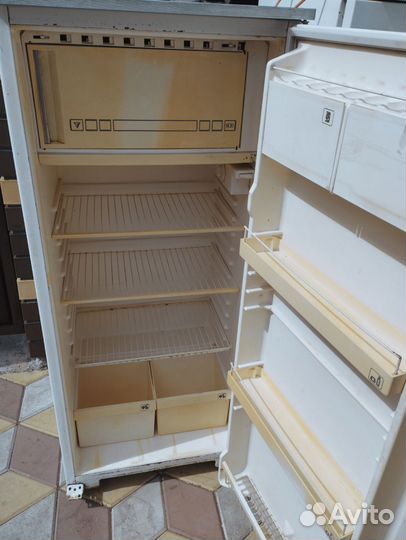 Холодильник 