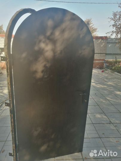 Дверь входная металлическая