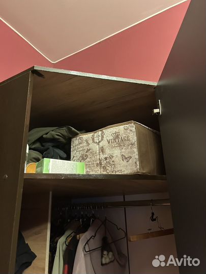 Угловой шкаф распашной