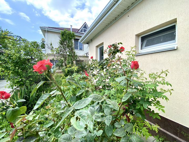 Дом 200 м² на участке 7 сот.