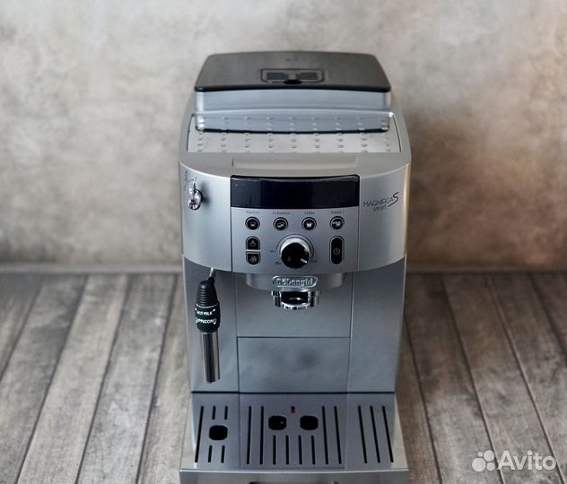 Кофемашина delonghi ecam 250.31.SB