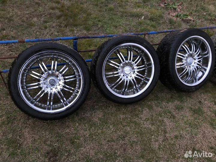 R40 Accelera 651 275/40, PCD 10x275 DIA 42