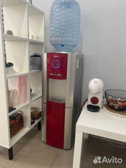 Кулер для воды напольный hotfrost