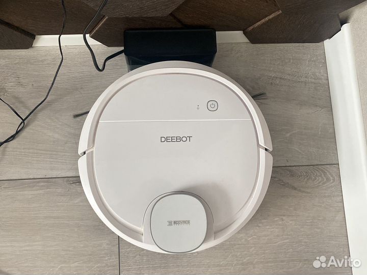 Робот пылесос deebot