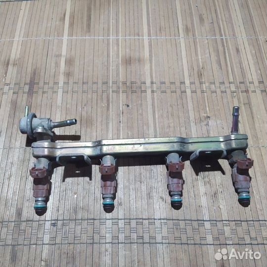 Топливная рампа Nissan Almera H16 1.6 2000