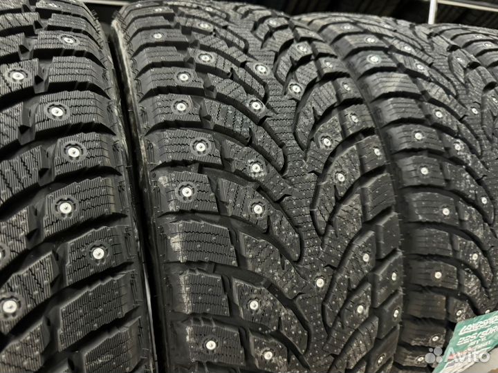 Landspider Arctictraxx 215/50 R17 107