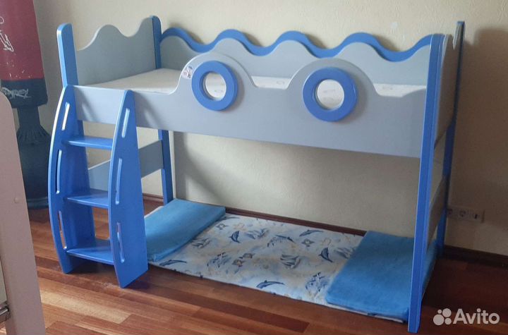 Двухъярусная кровать бу с матрасами