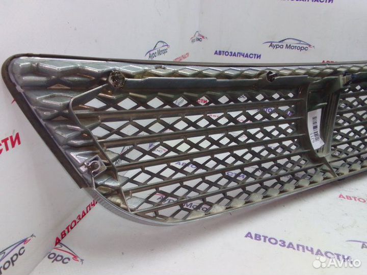 Решетка радиатора передняя Toyota Mark 2 GX110