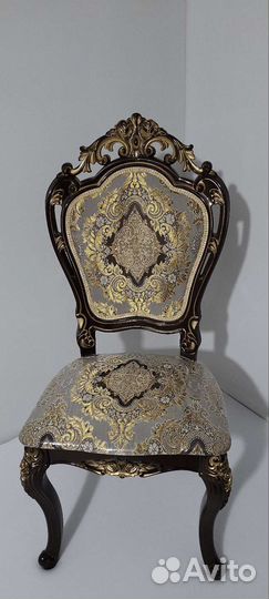 Стол и стулья