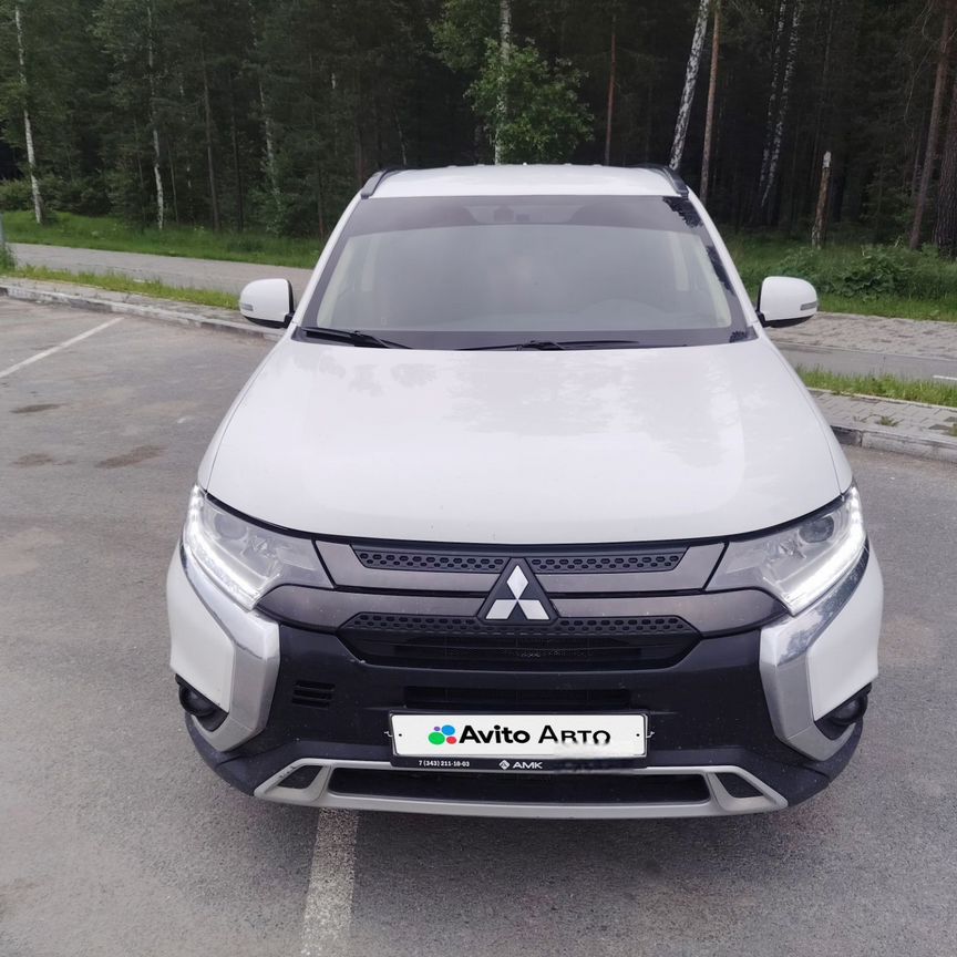 Купить Митсубиси Аутландер с пробегом 2022 года от 2 199 000 ₽ в