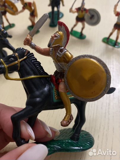 Пластмассовые крашеные солдатики