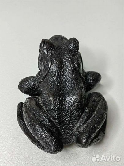 Статуэтка лягушка