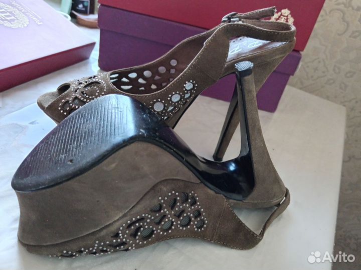 Босоножки 37