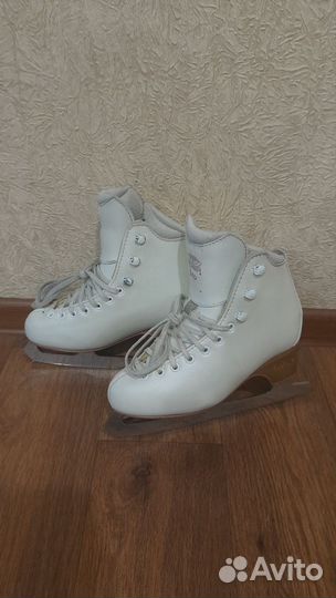 Фигурные коньки edea 235