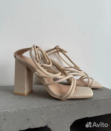 Босоножки женские