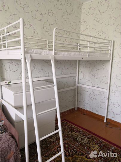 Кровать с матрасом