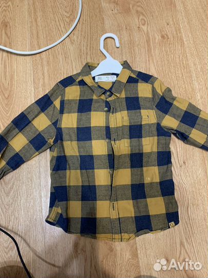 Продам 2 рубашки и джинсы на мальчика