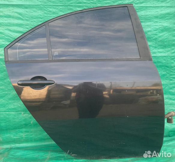 Задняя правая дверь Nissan Primera P12